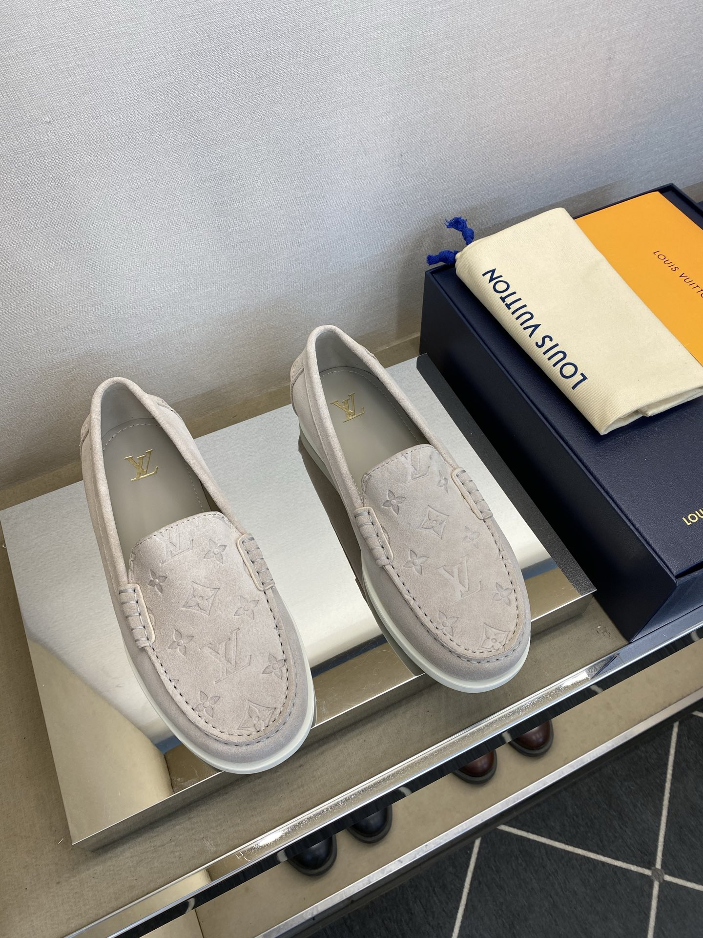 ⚠️【LO  ＊*V】⚠️高品质，顶尖工艺品⚠️男士乐福鞋⚠️正码：39－44(5 －10)⚠️经典简约