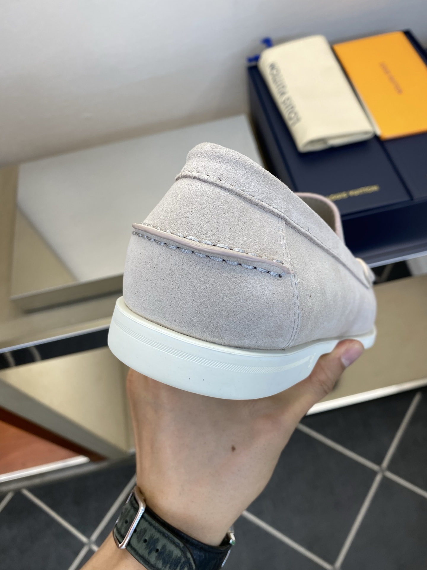 ⚠️【LO  ＊*V】⚠️高品质，顶尖工艺品⚠️男士乐福鞋⚠️正码：39－44(5 －10)⚠️经典简约