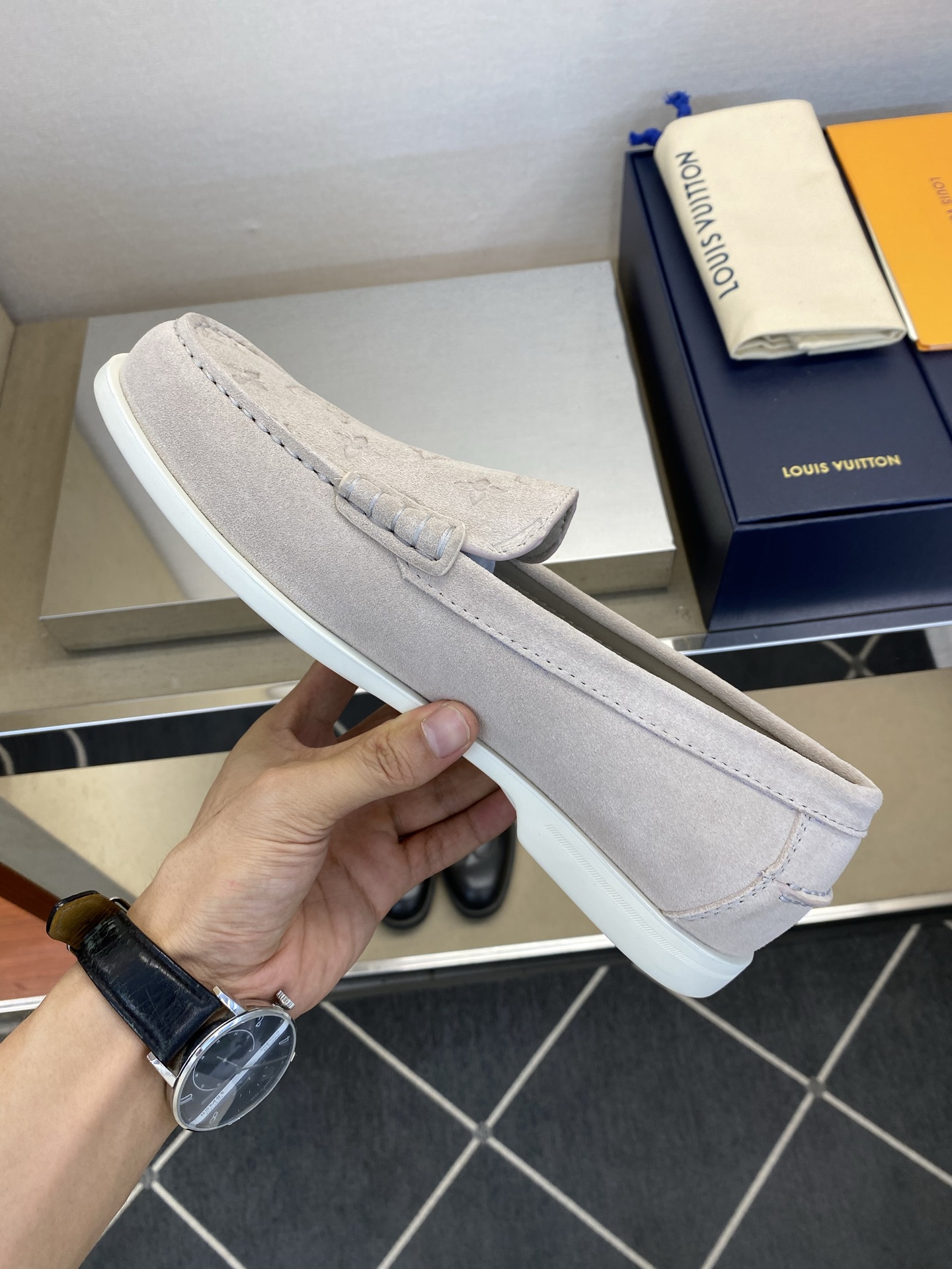 ⚠️【LO  ＊*V】⚠️高品质，顶尖工艺品⚠️男士乐福鞋⚠️正码：39－44(5 －10)⚠️经典简约