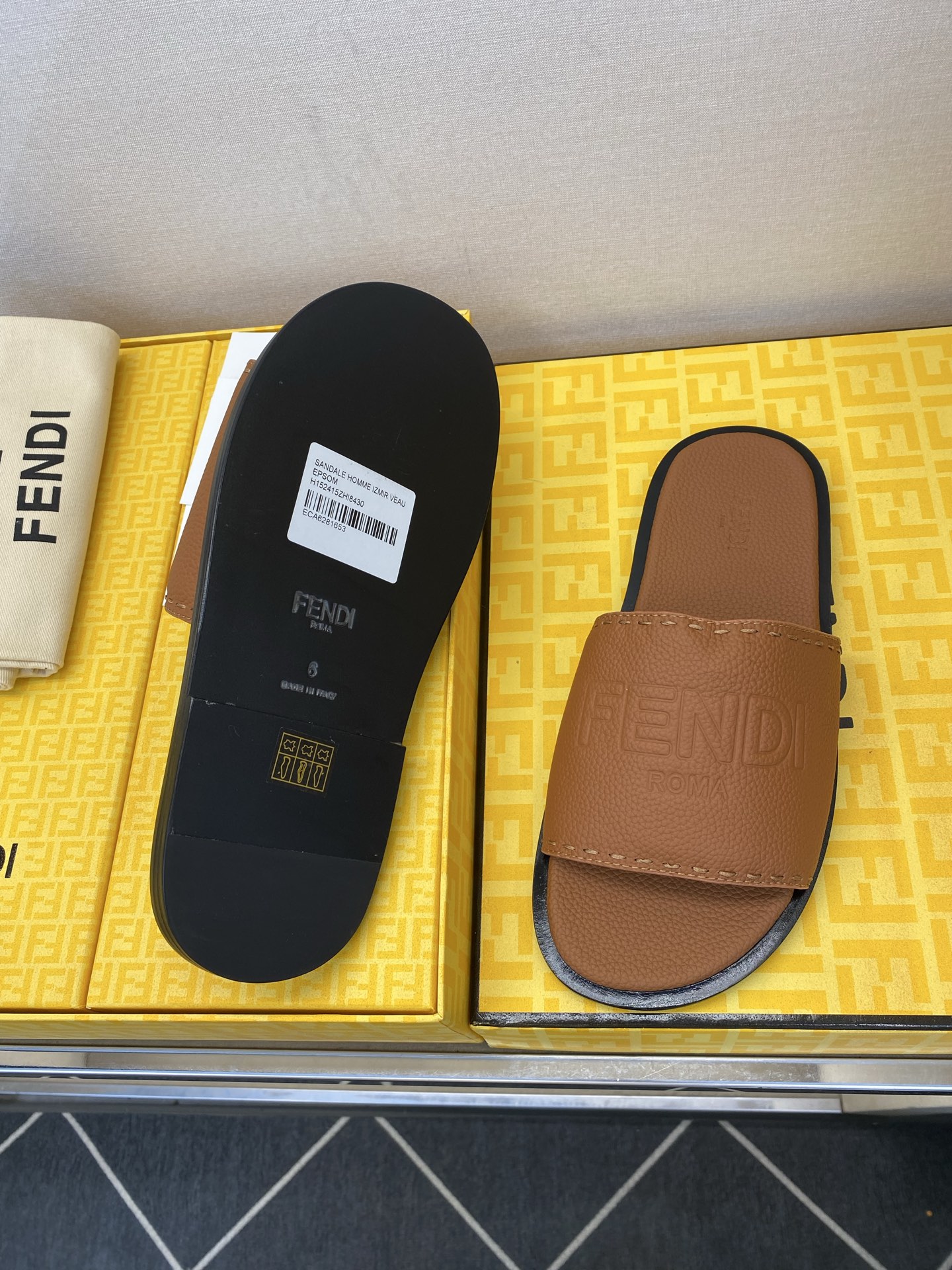 ⚠️【F E N D＊】⚠️高品质，顶尖工艺品⚠️男士真皮底拖鞋⚠️正码：39－44，38 45 46订