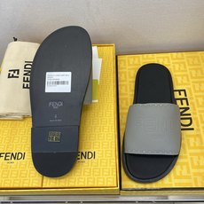 ⚠️【F E N D*】⚠️高品质,顶尖工艺品⚠️男士真皮底拖鞋⚠️正码:39-44,38 45 46订 ⚠️【F E N D*】⚠️高品质,顶尖工艺品⚠️男士真皮底拖鞋⚠️正码:39-44,38 45 46订