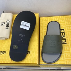 ⚠️【F E N D*】⚠️高品质,顶尖工艺品⚠️男士真皮底拖鞋⚠️正码:39-44,38 45 46订 ⚠️【F E N D*】⚠️高品质,顶尖工艺品⚠️男士真皮底拖鞋⚠️正码:39-44,38 45 46订
