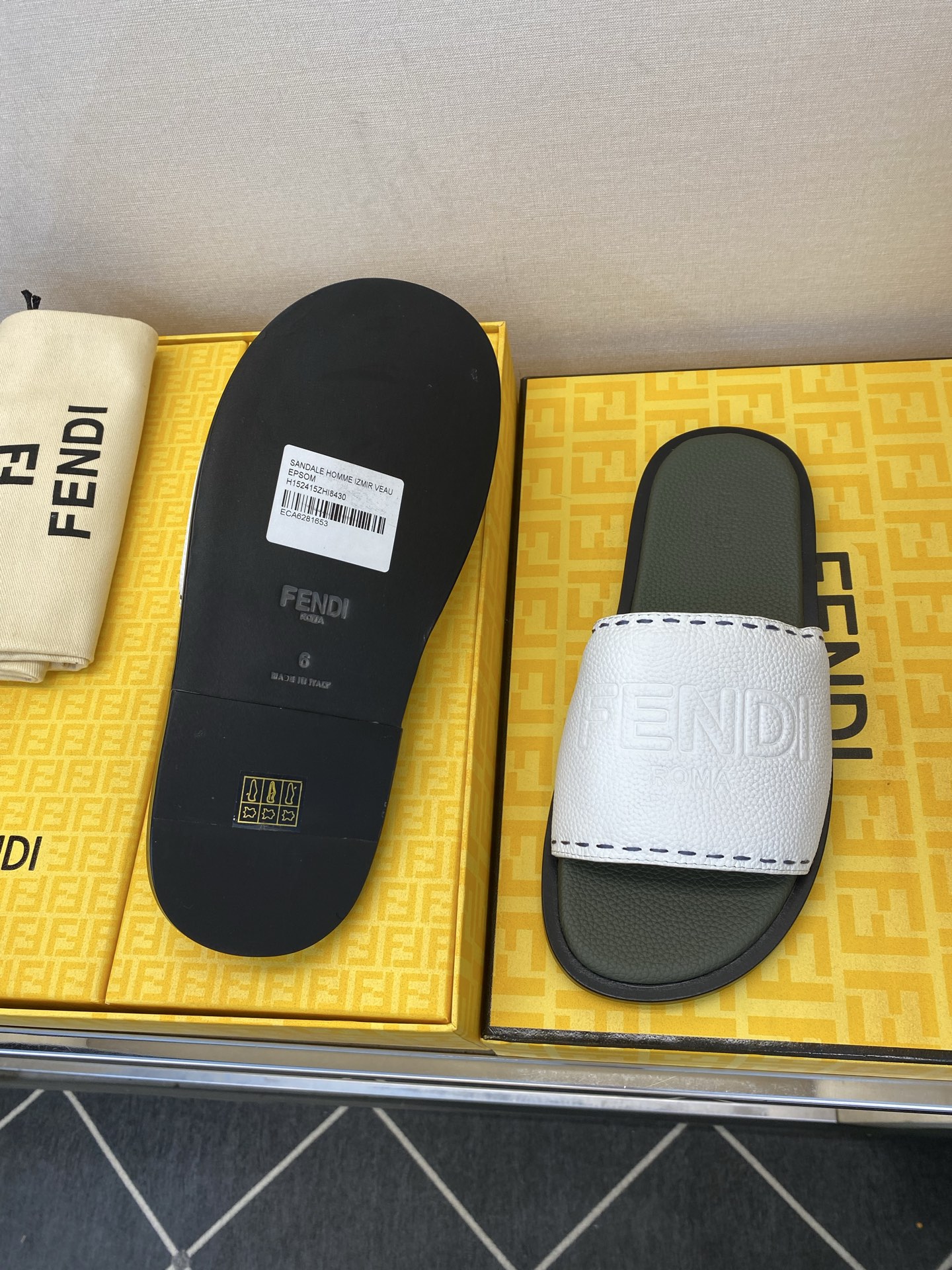 ⚠️【F E N D*】⚠️高品质,顶尖工艺品⚠️男士真皮底拖鞋⚠️正码:39-44,38 45 46订 ⚠️【F E N D*】⚠️高品质,顶尖工艺品⚠️男士真皮底拖鞋⚠️正码:39-44,38 45 46订