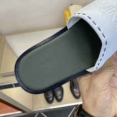 ⚠️【F E N D*】⚠️高品质,顶尖工艺品⚠️男士真皮底拖鞋⚠️正码:39-44,38 45 46订 ⚠️【F E N D*】⚠️高品质,顶尖工艺品⚠️男士真皮底拖鞋⚠️正码:39-44,38 45 46订