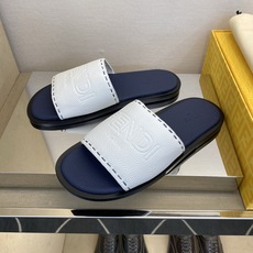 ⚠️【F E N D*】⚠️高品质,顶尖工艺品⚠️男士真皮底拖鞋⚠️正码:39-44,38 45 46订 ⚠️【F E N D*】⚠️高品质,顶尖工艺品⚠️男士真皮底拖鞋⚠️正码:39-44,38 45 46订