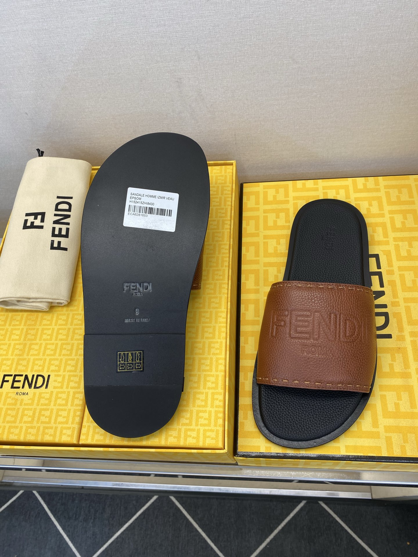 ⚠️【F E N D*】⚠️高品质,顶尖工艺品⚠️男士真皮底拖鞋⚠️正码:39-44,38 45 46订 ⚠️【F E N D*】⚠️高品质,顶尖工艺品⚠️男士真皮底拖鞋⚠️正码:39-44,38 45 46订
