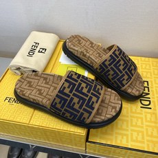 ⚠️【F E N D*】⚠️高品质,顶尖工艺品⚠️男士拖鞋⚠️正码:39-44,38 45 46订制⚠最 ⚠️【F E N D*】⚠️高品质,顶尖工艺品⚠️男士拖鞋⚠️正码:39-44,38 45 46订制⚠最