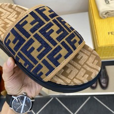 ⚠️【F E N D*】⚠️高品质,顶尖工艺品⚠️男士拖鞋⚠️正码:39-44,38 45 46订制⚠最 ⚠️【F E N D*】⚠️高品质,顶尖工艺品⚠️男士拖鞋⚠️正码:39-44,38 45 46订制⚠最
