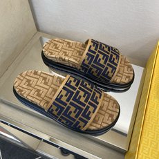 ⚠️【F E N D*】⚠️高品质,顶尖工艺品⚠️男士拖鞋⚠️正码:39-44,38 45 46订制⚠最 ⚠️【F E N D*】⚠️高品质,顶尖工艺品⚠️男士拖鞋⚠️正码:39-44,38 45 46订制⚠最