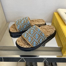 ⚠️【F E N D*】⚠️高品质,顶尖工艺品⚠️男士拖鞋⚠️正码:39-44,38 45 46订制⚠最 ⚠️【F E N D*】⚠️高品质,顶尖工艺品⚠️男士拖鞋⚠️正码:39-44,38 45 46订制⚠最