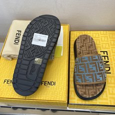 ⚠️【F E N D*】⚠️高品质,顶尖工艺品⚠️男士拖鞋⚠️正码:39-44,38 45 46订制⚠最 ⚠️【F E N D*】⚠️高品质,顶尖工艺品⚠️男士拖鞋⚠️正码:39-44,38 45 46订制⚠最