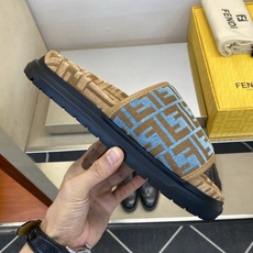 ⚠️【F E N D*】⚠️高品质,顶尖工艺品⚠️男士拖鞋⚠️正码:39-44,38 45 46订制⚠最 ⚠️【F E N D*】⚠️高品质,顶尖工艺品⚠️男士拖鞋⚠️正码:39-44,38 45 46订制⚠最