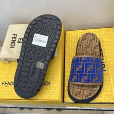 ⚠️【F E N D*】⚠️高品质,顶尖工艺品⚠️男士拖鞋⚠️正码:39-44,38 45 46订制⚠最 ⚠️【F E N D*】⚠️高品质,顶尖工艺品⚠️男士拖鞋⚠️正码:39-44,38 45 46订制⚠最