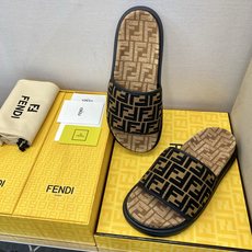 ⚠️【F E N D*】⚠️高品质,顶尖工艺品⚠️男士拖鞋⚠️正码:39-44,38 45 46订制⚠最 ⚠️【F E N D*】⚠️高品质,顶尖工艺品⚠️男士拖鞋⚠️正码:39-44,38 45 46订制⚠最