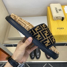 ⚠️【F E N D*】⚠️高品质,顶尖工艺品⚠️男士拖鞋⚠️正码:39-44,38 45 46订制⚠最 ⚠️【F E N D*】⚠️高品质,顶尖工艺品⚠️男士拖鞋⚠️正码:39-44,38 45 46订制⚠最