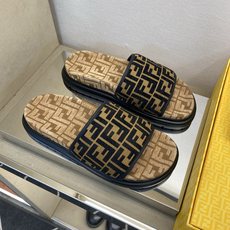 ⚠️【F E N D*】⚠️高品质,顶尖工艺品⚠️男士拖鞋⚠️正码:39-44,38 45 46订制⚠最 ⚠️【F E N D*】⚠️高品质,顶尖工艺品⚠️男士拖鞋⚠️正码:39-44,38 45 46订制⚠最