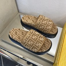 ⚠️【F E N D*】⚠️高品质,顶尖工艺品⚠️男士拖鞋⚠️正码:39-44,38 45 46订制⚠最 ⚠️【F E N D*】⚠️高品质,顶尖工艺品⚠️男士拖鞋⚠️正码:39-44,38 45 46订制⚠最