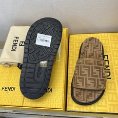 ⚠️【F E N D*】⚠️高品质,顶尖工艺品⚠️男士拖鞋⚠️正码:39-44,38 45 46订制⚠最 ⚠️【F E N D*】⚠️高品质,顶尖工艺品⚠️男士拖鞋⚠️正码:39-44,38 45 46订制⚠最