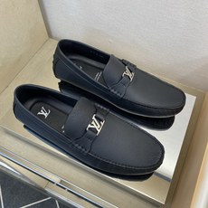 ⚠️【L *V】⚠️驾车鞋!(豆豆款)⚠️高品质男士套脚款⚠️正码:39一44(5一10)⚠️原版粒面感 ⚠️【L *V】⚠️驾车鞋!(豆豆款)⚠️高品质男士套脚款⚠️正码:39一44(5一10)⚠️原版粒面感