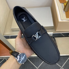 ⚠️【L *V】⚠️驾车鞋!(豆豆款)⚠️高品质男士套脚款⚠️正码:39一44(5一10)⚠️原版粒面感 ⚠️【L *V】⚠️驾车鞋!(豆豆款)⚠️高品质男士套脚款⚠️正码:39一44(5一10)⚠️原版粒面感