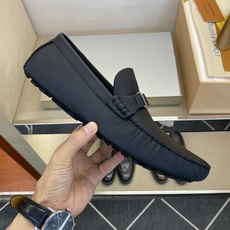 ⚠️【L *V】⚠️驾车鞋!(豆豆款)⚠️高品质男士套脚款⚠️正码:39一44(5一10)⚠️原版粒面感 ⚠️【L *V】⚠️驾车鞋!(豆豆款)⚠️高品质男士套脚款⚠️正码:39一44(5一10)⚠️原版粒面感