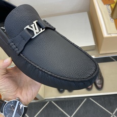 ⚠️【L *V】⚠️驾车鞋!(豆豆款)⚠️高品质男士套脚款⚠️正码:39一44(5一10)⚠️原版粒面感 ⚠️【L *V】⚠️驾车鞋!(豆豆款)⚠️高品质男士套脚款⚠️正码:39一44(5一10)⚠️原版粒面感