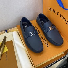 ⚠️【L *V】⚠️驾车鞋!(豆豆款)⚠️高品质男士套脚款⚠️正码:39一44(5一10)⚠️原版粒面感 ⚠️【L *V】⚠️驾车鞋!(豆豆款)⚠️高品质男士套脚款⚠️正码:39一44(5一10)⚠️原版粒面感