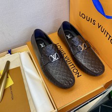⚠️【L *V】⚠️驾车鞋!(豆豆款)⚠️高品质男士套脚款⚠️正码:39一44(5一10)⚠️原版粒面感 ⚠️【L *V】⚠️驾车鞋!(豆豆款)⚠️高品质男士套脚款⚠️正码:39一44(5一10)⚠️原版粒面感