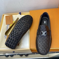 ⚠️【L *V】⚠️驾车鞋!(豆豆款)⚠️高品质男士套脚款⚠️正码:39一44(5一10)⚠️原版粒面感 ⚠️【L *V】⚠️驾车鞋!(豆豆款)⚠️高品质男士套脚款⚠️正码:39一44(5一10)⚠️原版粒面感