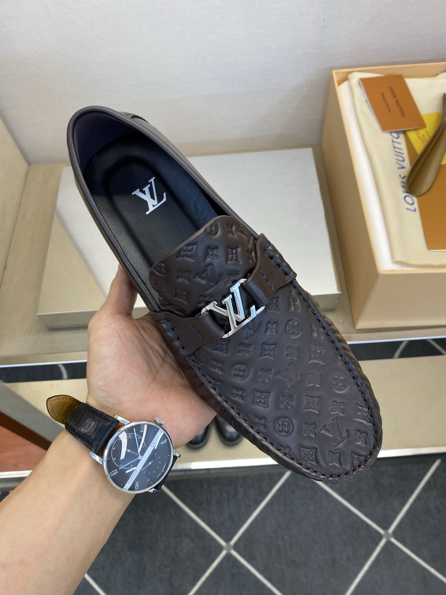 ⚠️【L *V】⚠️驾车鞋!(豆豆款)⚠️高品质男士套脚款⚠️正码:39一44(5一10)⚠️原版粒面感 ⚠️【L *V】⚠️驾车鞋!(豆豆款)⚠️高品质男士套脚款⚠️正码:39一44(5一10)⚠️原版粒面感