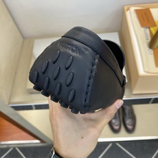 ⚠️【L *V】⚠️驾车鞋!(豆豆款)⚠️高品质男士套脚款⚠️正码:39一44(5一10)⚠️原版粒面感 ⚠️【L *V】⚠️驾车鞋!(豆豆款)⚠️高品质男士套脚款⚠️正码:39一44(5一10)⚠️原版粒面感