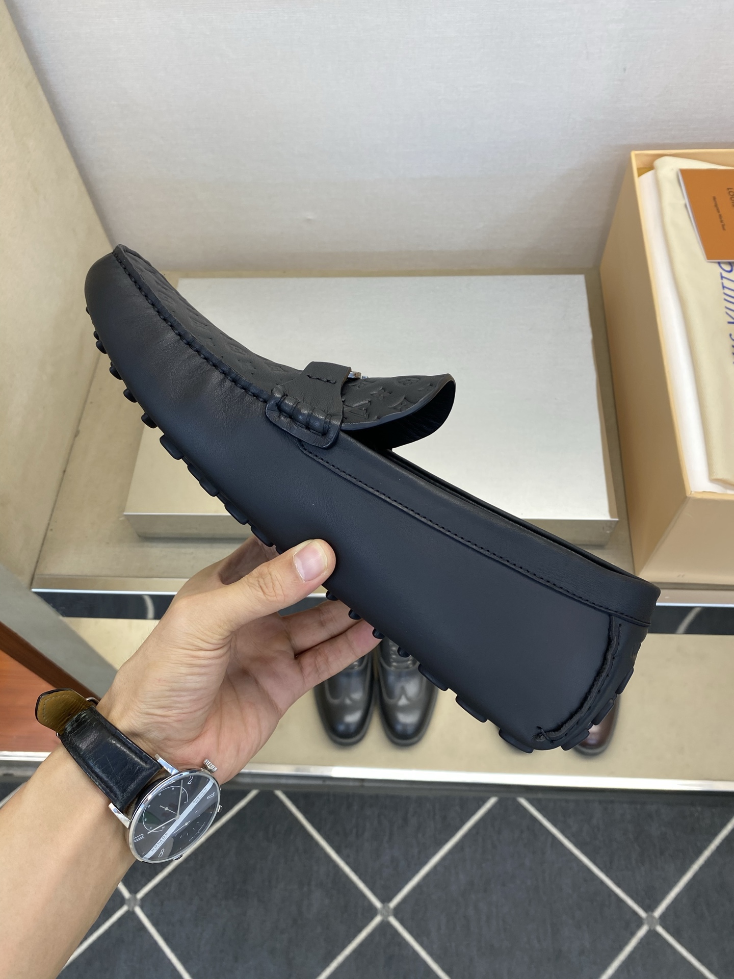 ⚠️【L *V】⚠️驾车鞋!(豆豆款)⚠️高品质男士套脚款⚠️正码:39一44(5一10)⚠️原版粒面感 ⚠️【L *V】⚠️驾车鞋!(豆豆款)⚠️高品质男士套脚款⚠️正码:39一44(5一10)⚠️原版粒面感