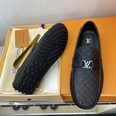 ⚠️【L *V】⚠️驾车鞋!(豆豆款)⚠️高品质男士套脚款⚠️正码:39一44(5一10)⚠️原版粒面感 ⚠️【L *V】⚠️驾车鞋!(豆豆款)⚠️高品质男士套脚款⚠️正码:39一44(5一10)⚠️原版粒面感