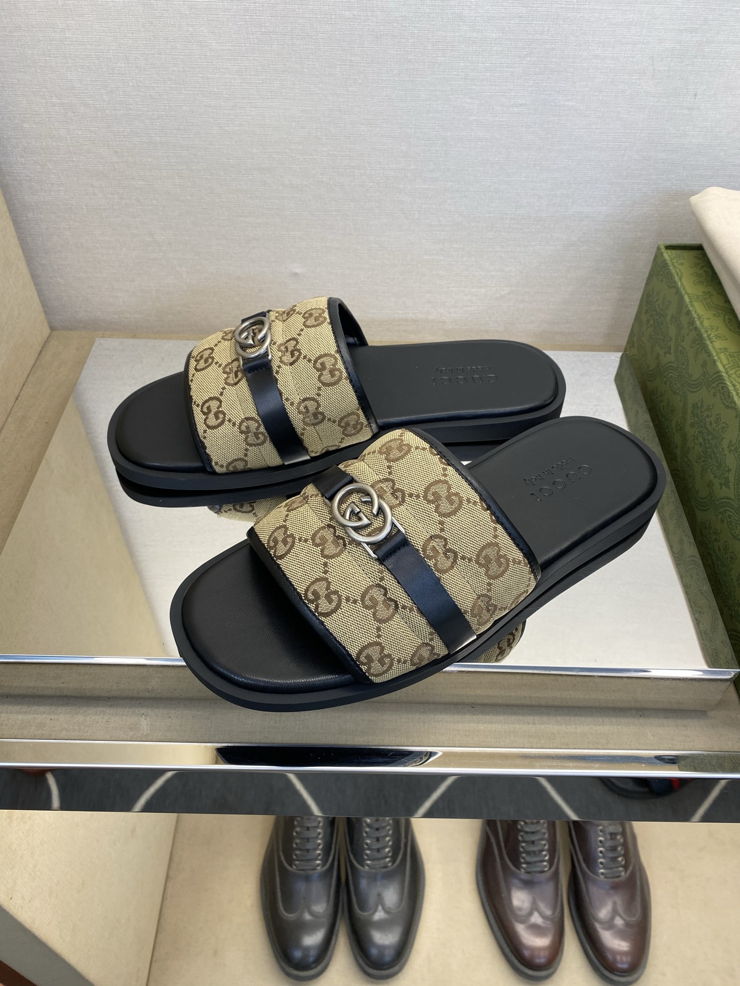 ⚠️Gucci⚠️高品质，顶尖工艺品⚠️男士拖鞋⚠️正码：39－44，38 45 46订制⚠最新夏季新款