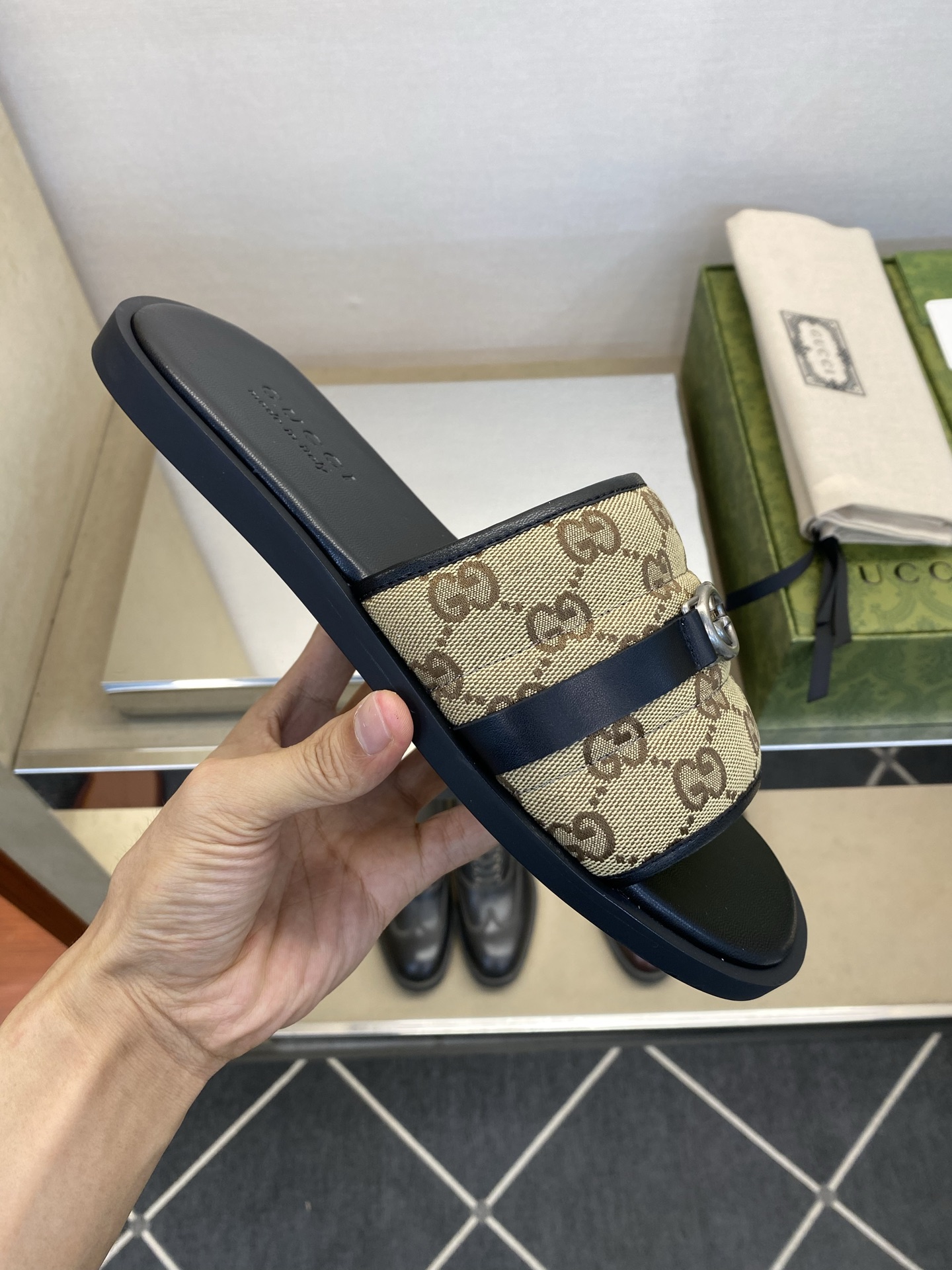 ⚠️Gucci⚠️高品质，顶尖工艺品⚠️男士拖鞋⚠️正码：39－44，38 45 46订制⚠最新夏季新款