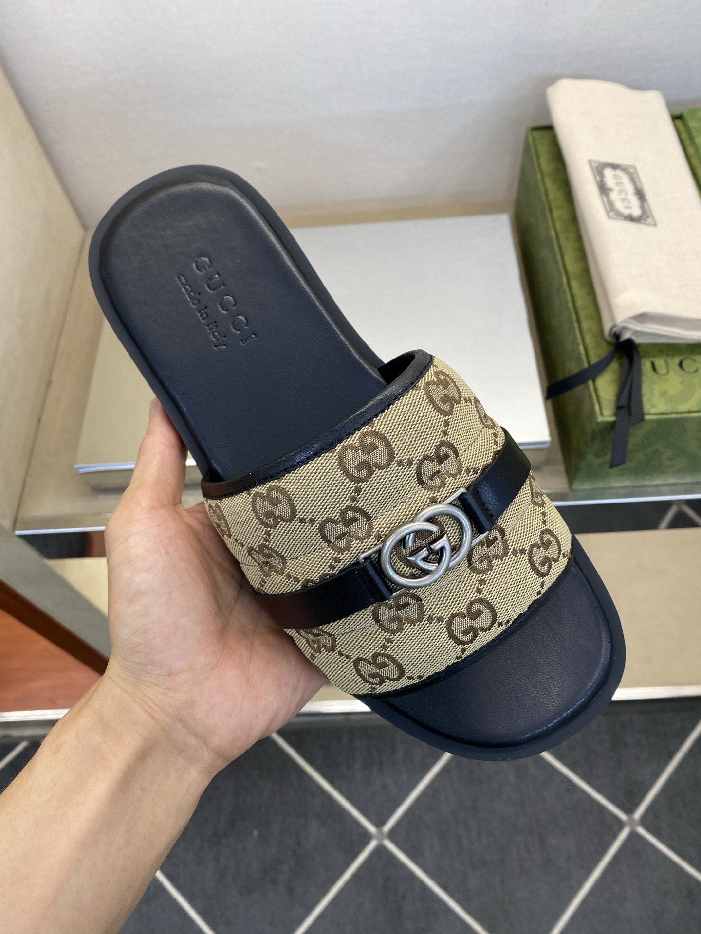 ⚠️Gucci⚠️高品质，顶尖工艺品⚠️男士拖鞋⚠️正码：39－44，38 45 46订制⚠最新夏季新款