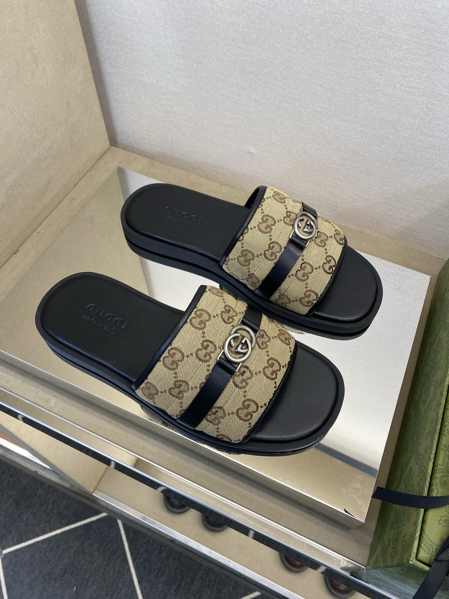 ⚠️Gucci⚠️高品质，顶尖工艺品⚠️男士拖鞋⚠️正码：39－44，38 45 46订制⚠最新夏季新款
