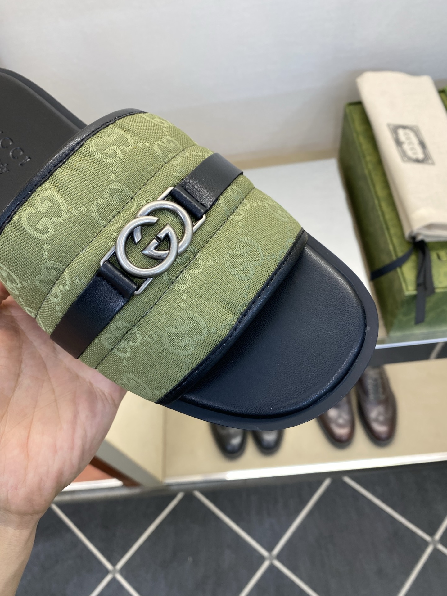 ⚠️Gucci⚠️高品质，顶尖工艺品⚠️男士拖鞋⚠️正码：39－44，38 45 46订制⚠最新夏季新款