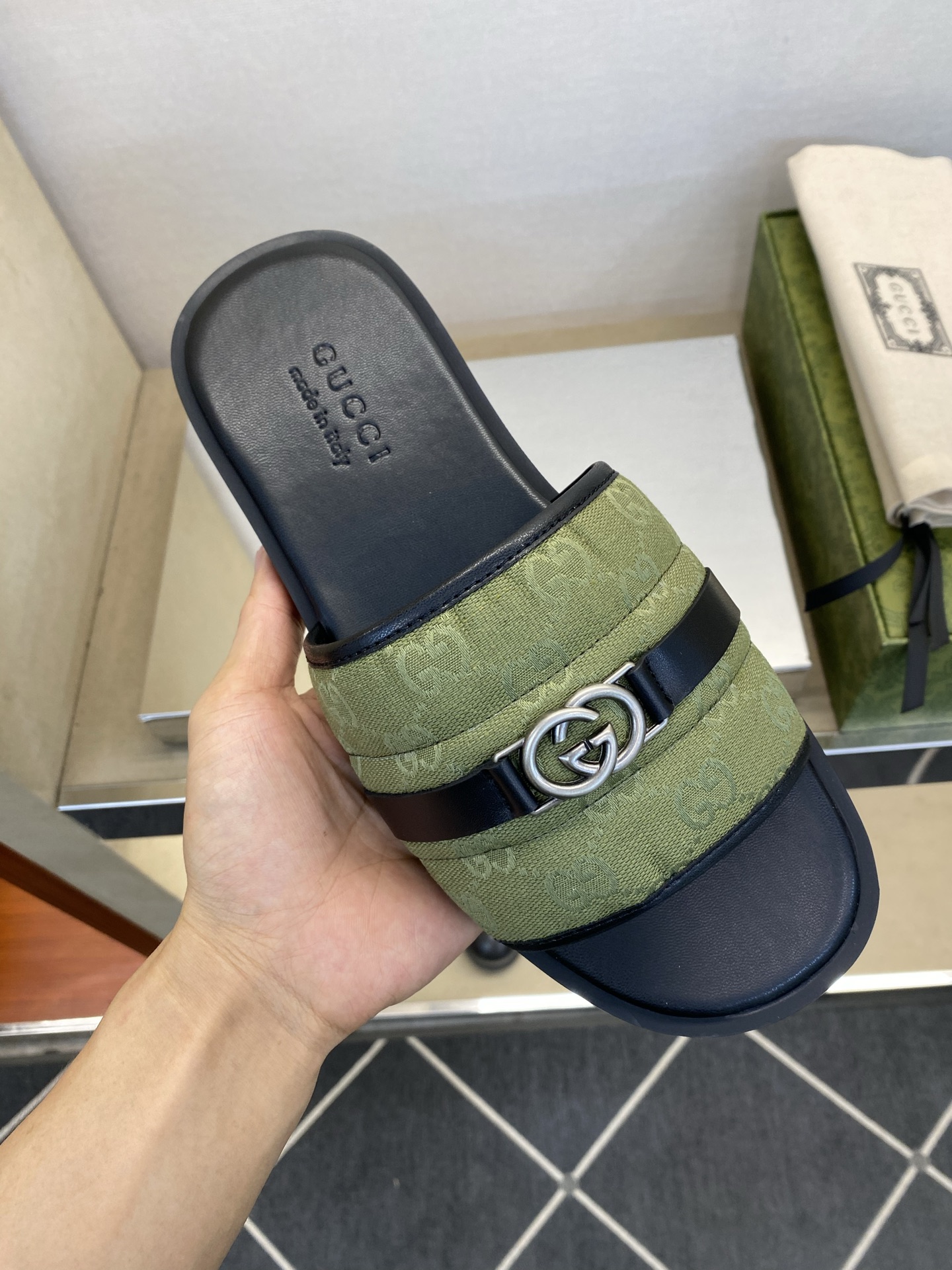 ⚠️Gucci⚠️高品质，顶尖工艺品⚠️男士拖鞋⚠️正码：39－44，38 45 46订制⚠最新夏季新款