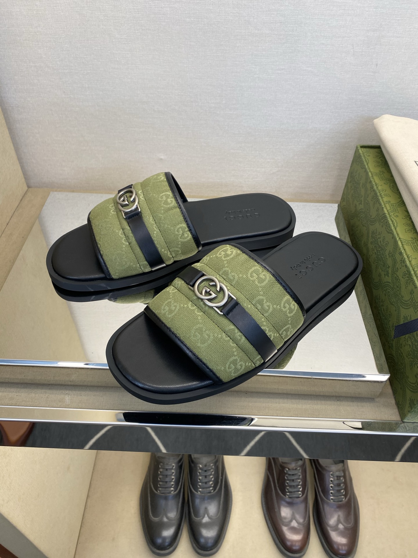 ⚠️Gucci⚠️高品质，顶尖工艺品⚠️男士拖鞋⚠️正码：39－44，38 45 46订制⚠最新夏季新款