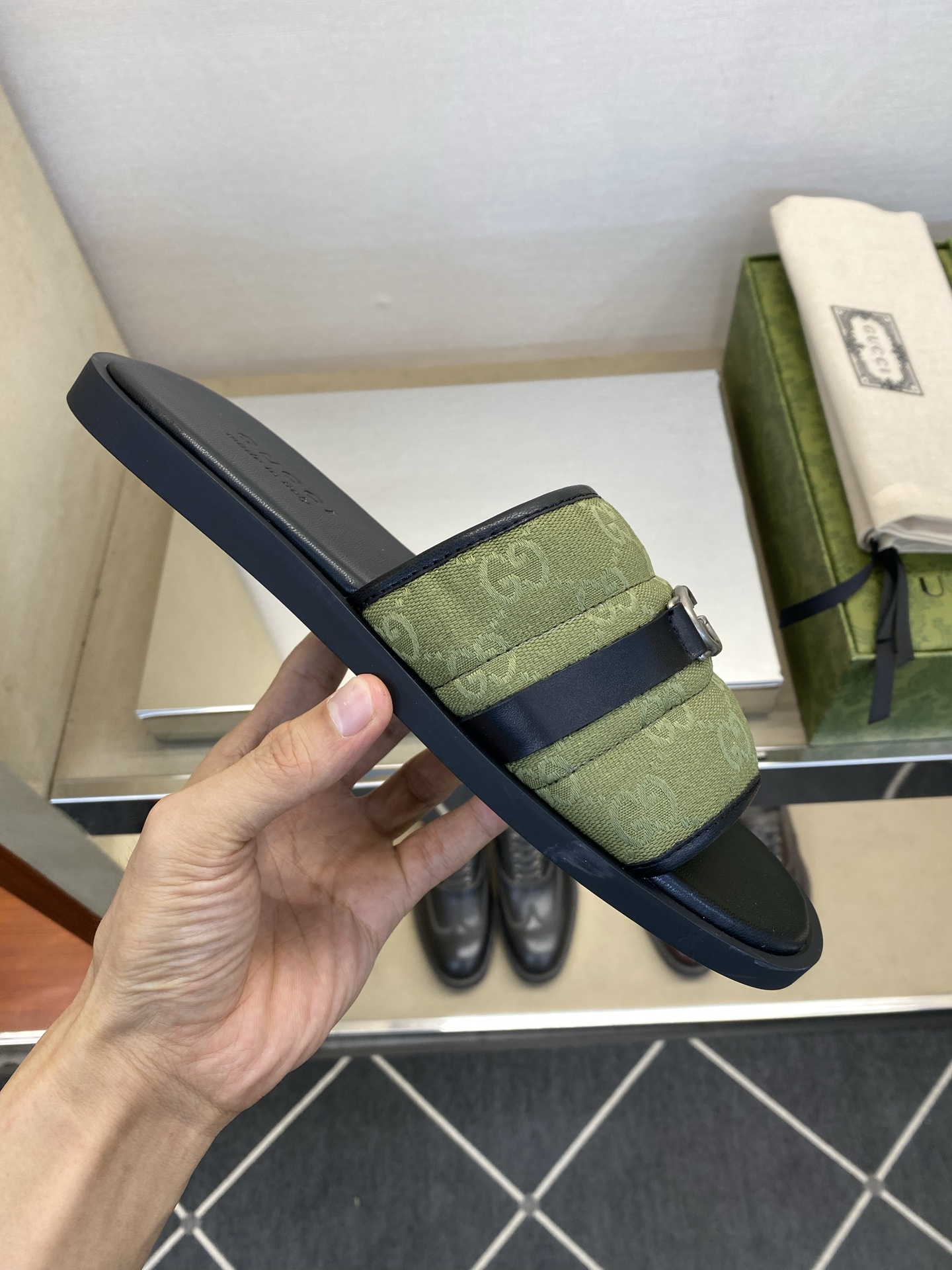 ⚠️Gucci⚠️高品质，顶尖工艺品⚠️男士拖鞋⚠️正码：39－44，38 45 46订制⚠最新夏季新款