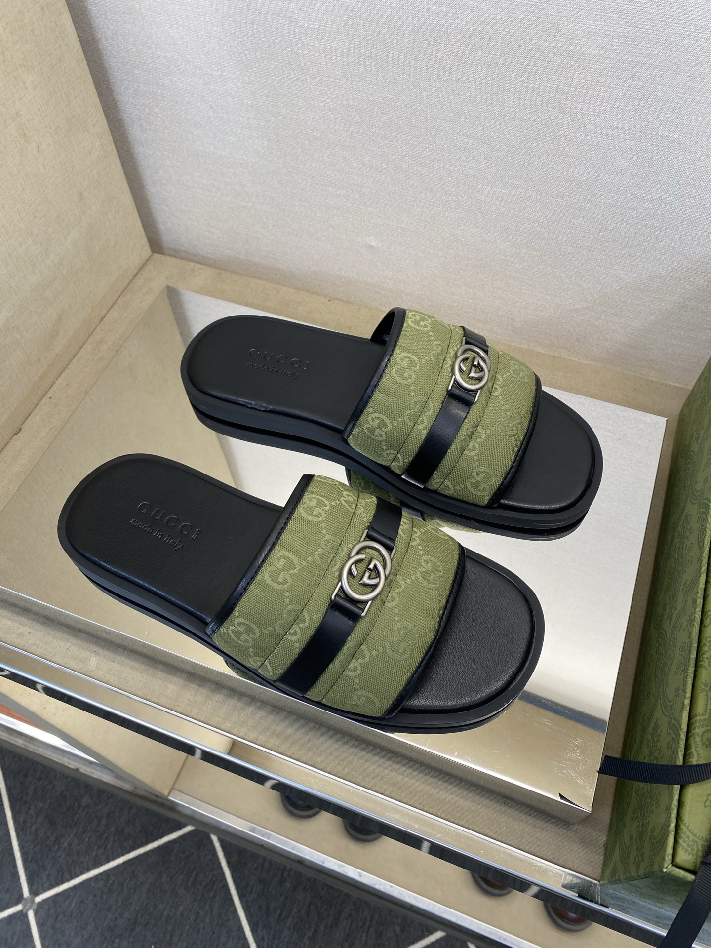 ⚠️Gucci⚠️高品质，顶尖工艺品⚠️男士拖鞋⚠️正码：39－44，38 45 46订制⚠最新夏季新款