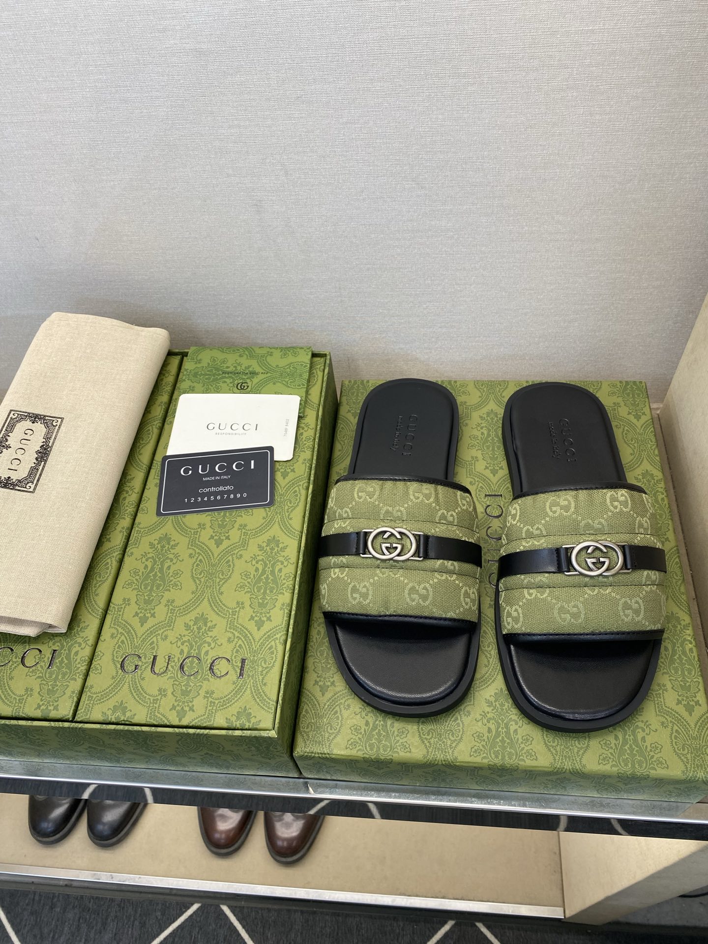 ⚠️Gucci⚠️高品质，顶尖工艺品⚠️男士拖鞋⚠️正码：39－44，38 45 46订制⚠最新夏季新款