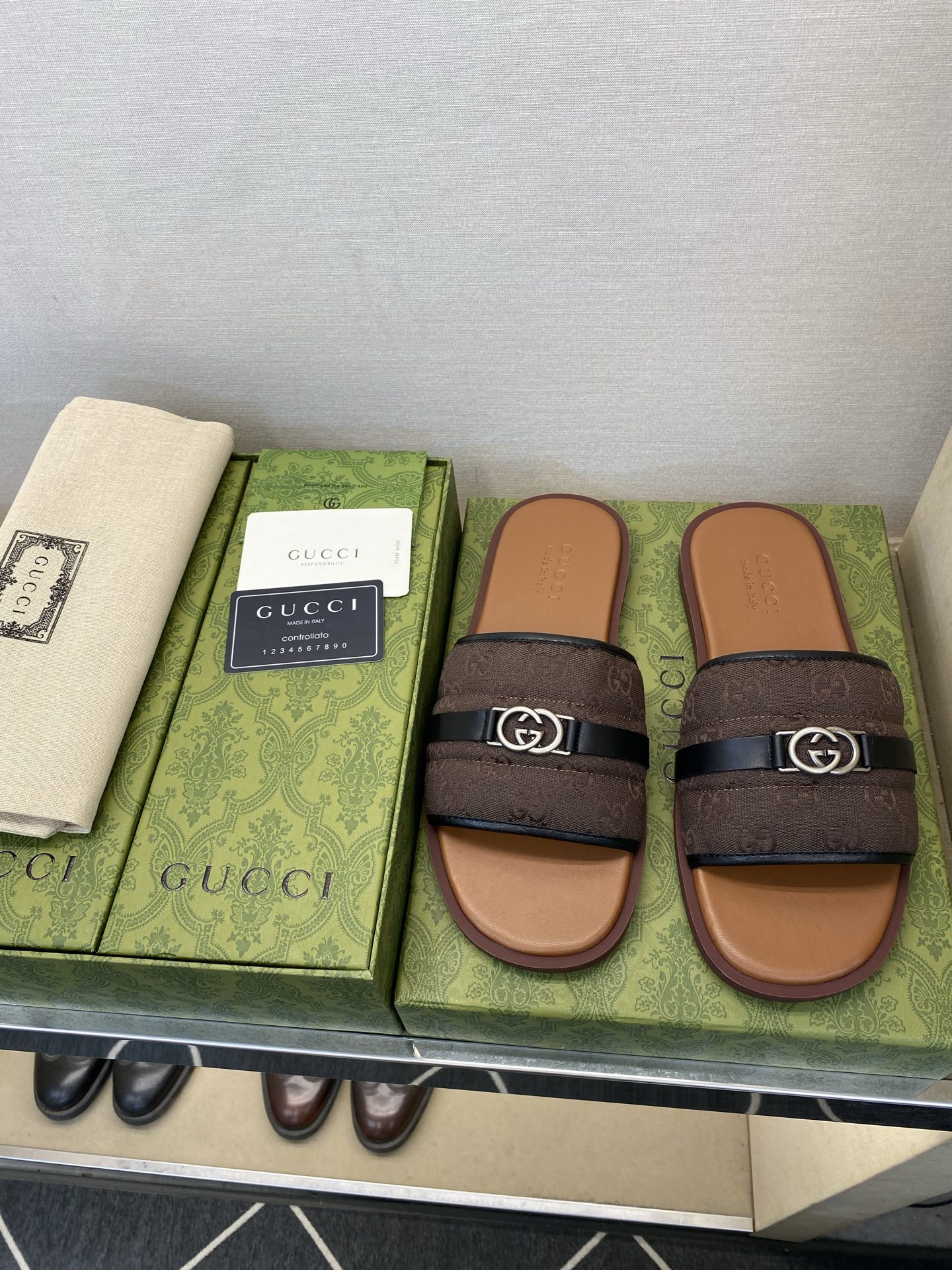 ⚠️Gucci⚠️高品质，顶尖工艺品⚠️男士拖鞋⚠️正码：39－44，38 45 46订制⚠最新夏季新款