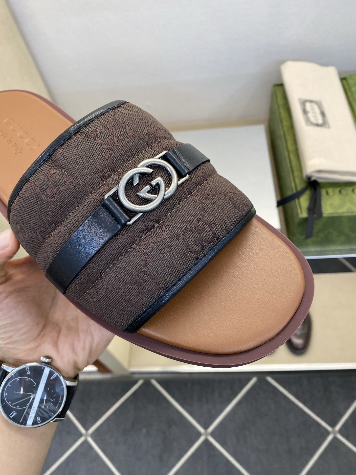 ⚠️Gucci⚠️高品质，顶尖工艺品⚠️男士拖鞋⚠️正码：39－44，38 45 46订制⚠最新夏季新款