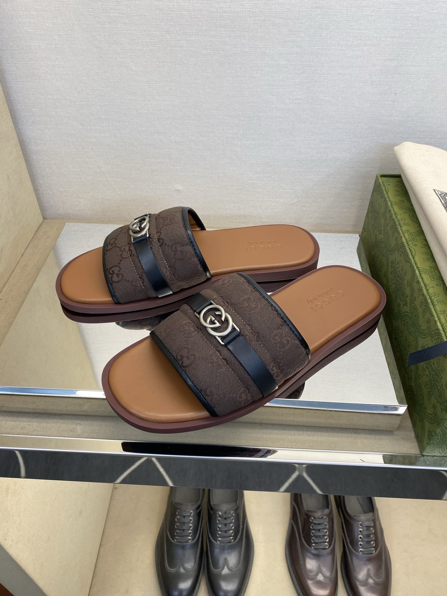 ⚠️Gucci⚠️高品质，顶尖工艺品⚠️男士拖鞋⚠️正码：39－44，38 45 46订制⚠最新夏季新款