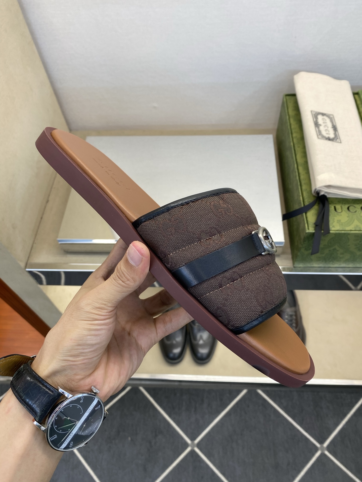 ⚠️Gucci⚠️高品质，顶尖工艺品⚠️男士拖鞋⚠️正码：39－44，38 45 46订制⚠最新夏季新款