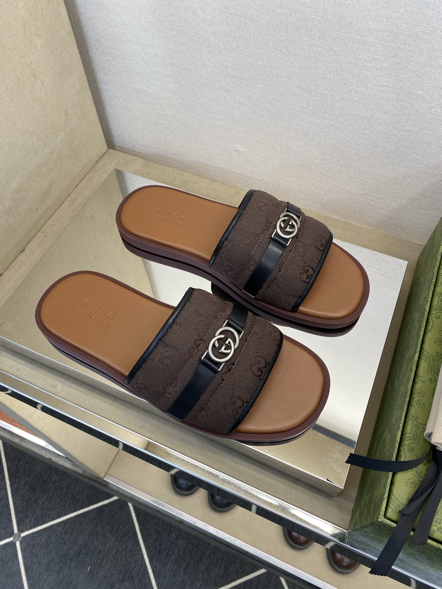 ⚠️Gucci⚠️高品质，顶尖工艺品⚠️男士拖鞋⚠️正码：39－44，38 45 46订制⚠最新夏季新款