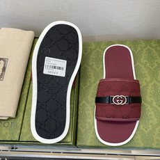 ⚠️Gucci⚠️高品质,顶尖工艺品⚠️男士拖鞋⚠️正码:39-44,38 45 46订制⚠最新夏季新款 ⚠️Gucci⚠️高品质,顶尖工艺品⚠️男士拖鞋⚠️正码:39-44,38 45 46订制⚠最新夏季新款