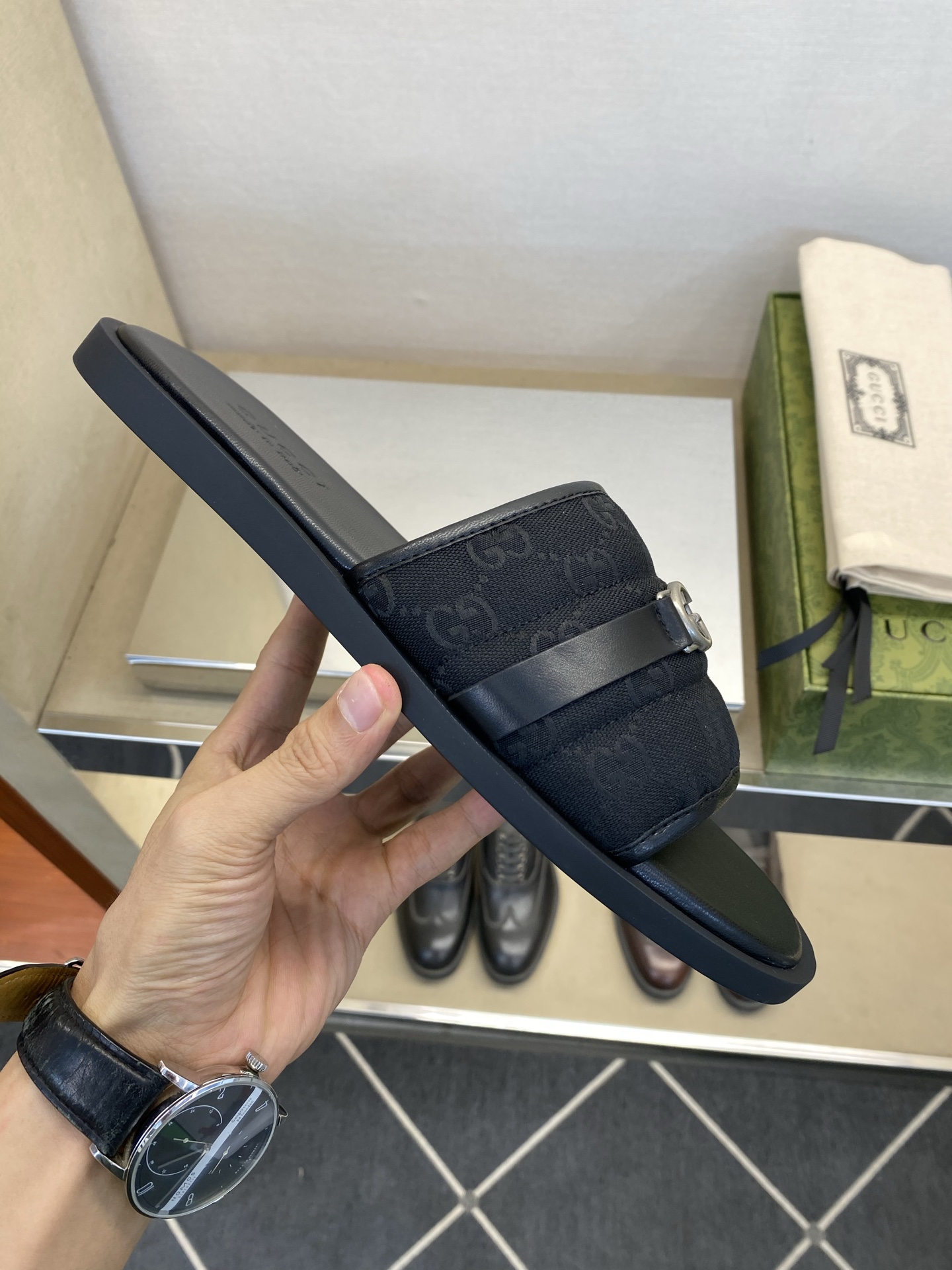 ⚠️Gucci⚠️高品质，顶尖工艺品⚠️男士拖鞋⚠️正码：39－44，38 45 46订制⚠最新夏季新款